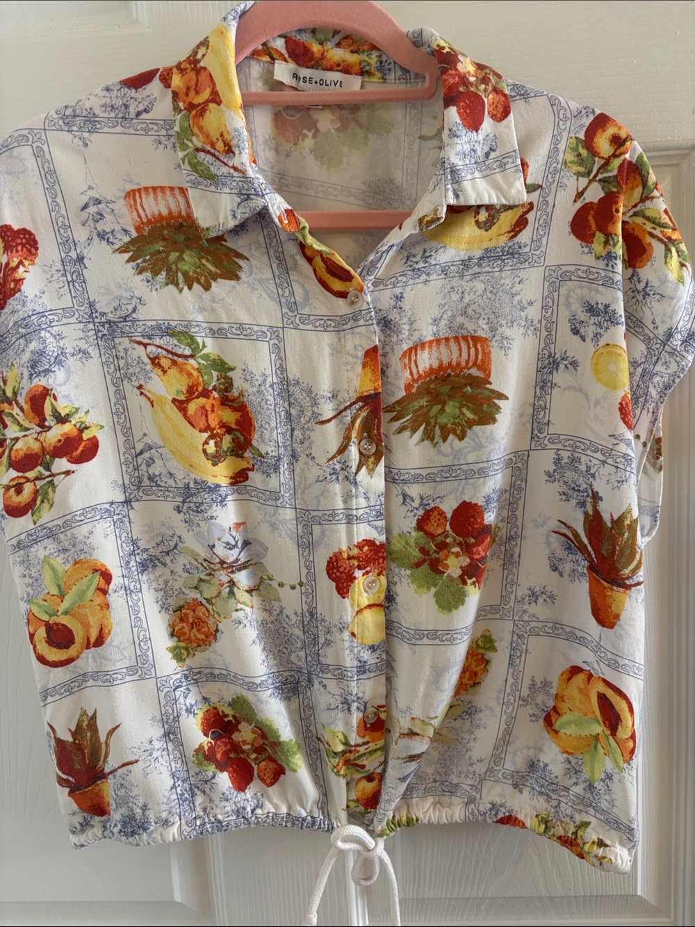 Rose & Olive White Button-Front Fruit Print Crop Shirt